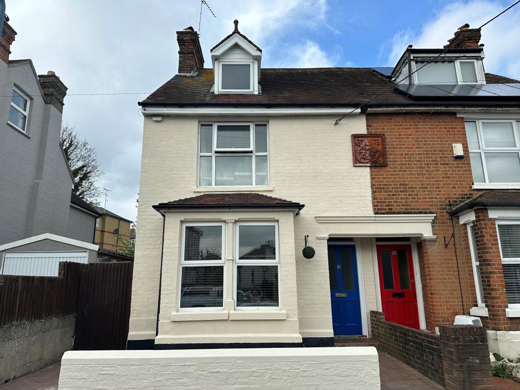 Lot: 7 - HMO FOR INVESTMENT - Semi-detached property